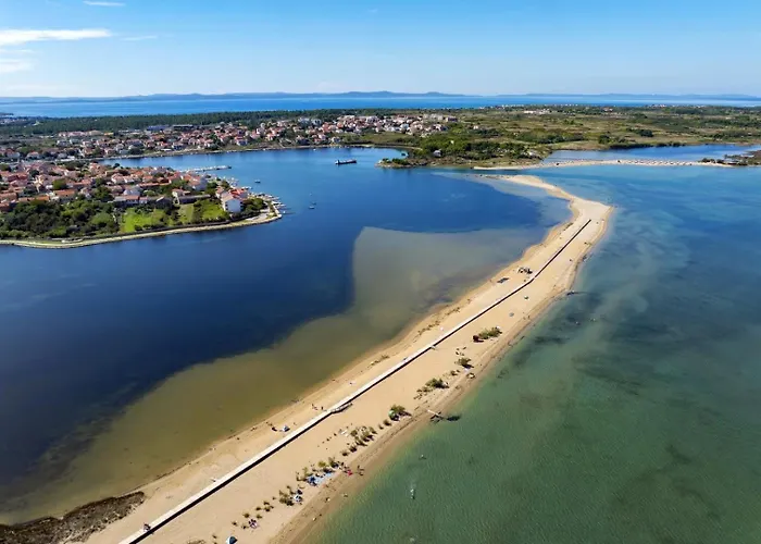 With Parking Space Nin, Zadar - 14044 דירה *